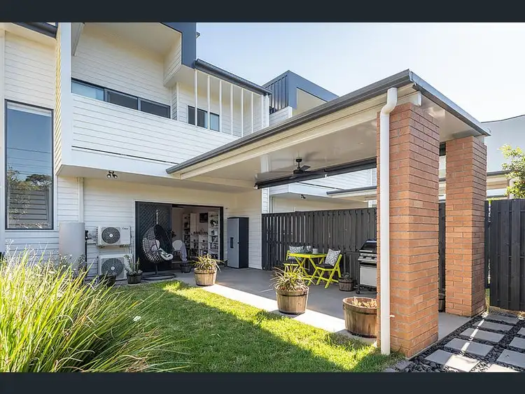 17/3 Rochat Avenue, Banyo QLD 4014