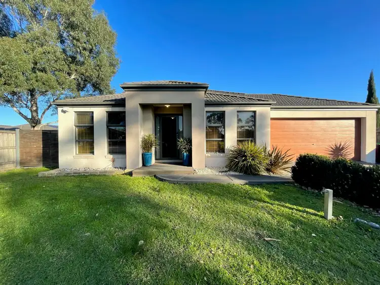 5 Parnum Place, Lynbrook VIC 3975