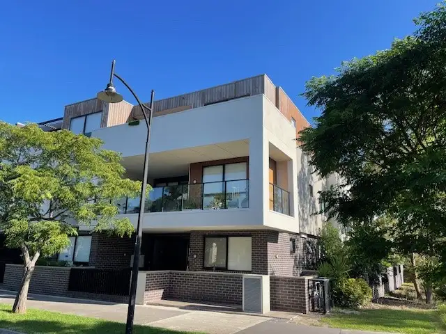 30/2 Monckton Place, Caroline Springs VIC 3023