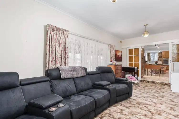 Fifth view of Homely house listing, 8 Ulmara Place, Keilor Downs VIC 3038
