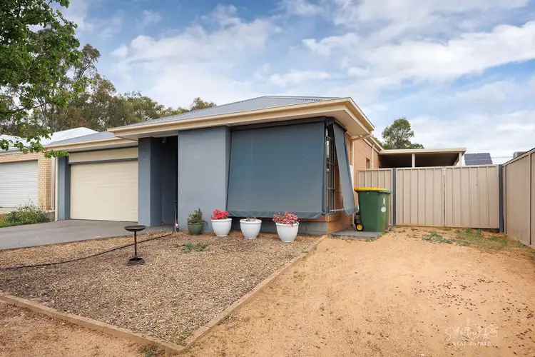 Second view of Homely house listing, 5 SEXTON PLACE, Wodonga VIC 3690