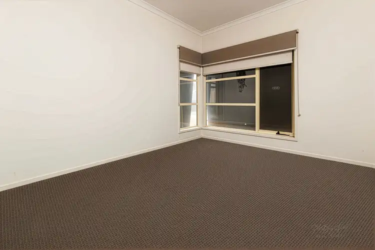 Third view of Homely house listing, 5 SEXTON PLACE, Wodonga VIC 3690