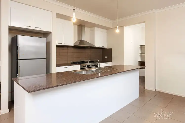 Fifth view of Homely house listing, 5 SEXTON PLACE, Wodonga VIC 3690