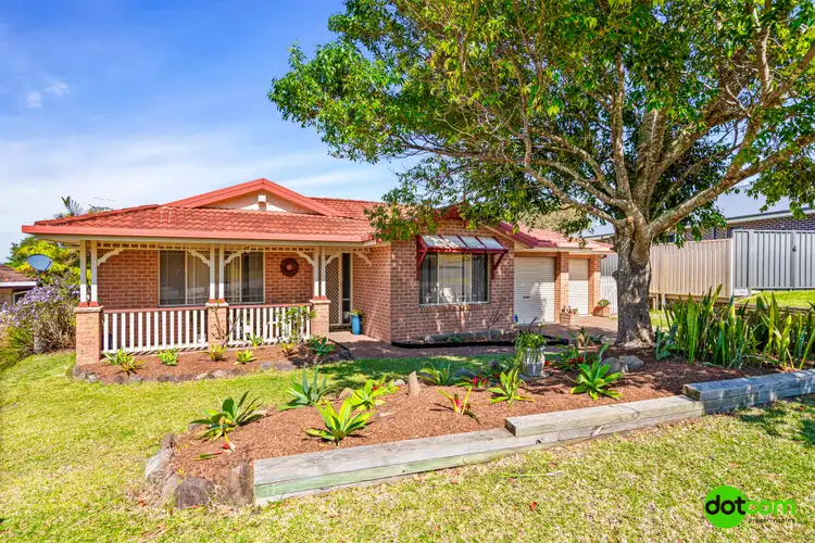 11 St Lawrence Avenue, Blue Haven NSW 2262