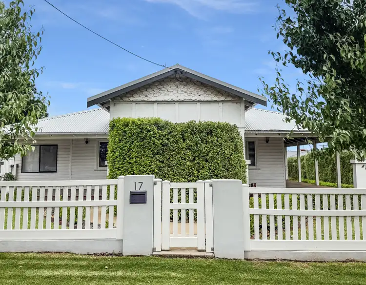 17 Regent Street, Forbes NSW 2871