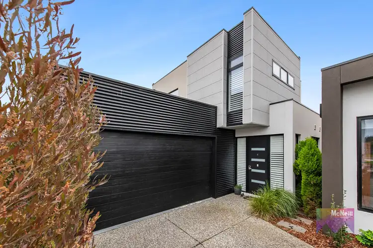 2/9 Seaton Road, Mornington VIC 3931
