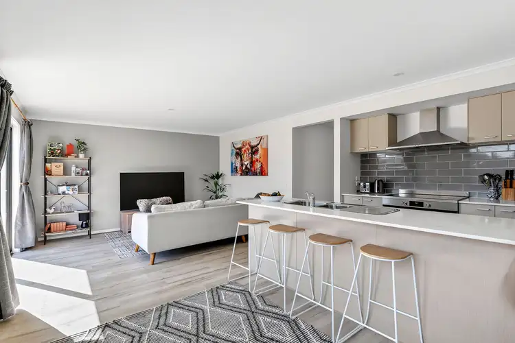 30 Inglenook Circuit, Armstrong Creek VIC 3217