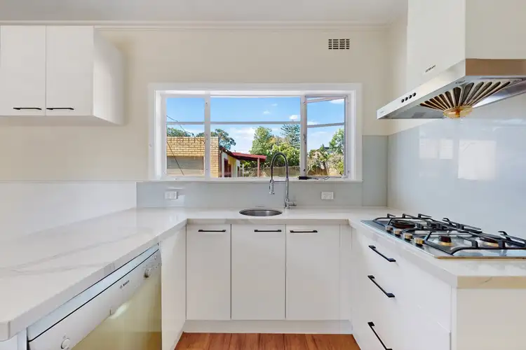 2 Wilton Street, Blackburn North VIC 3130