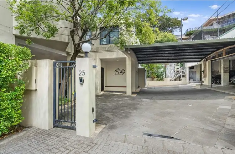 25 Drumalbyn Road, Bellevue Hill NSW 2023