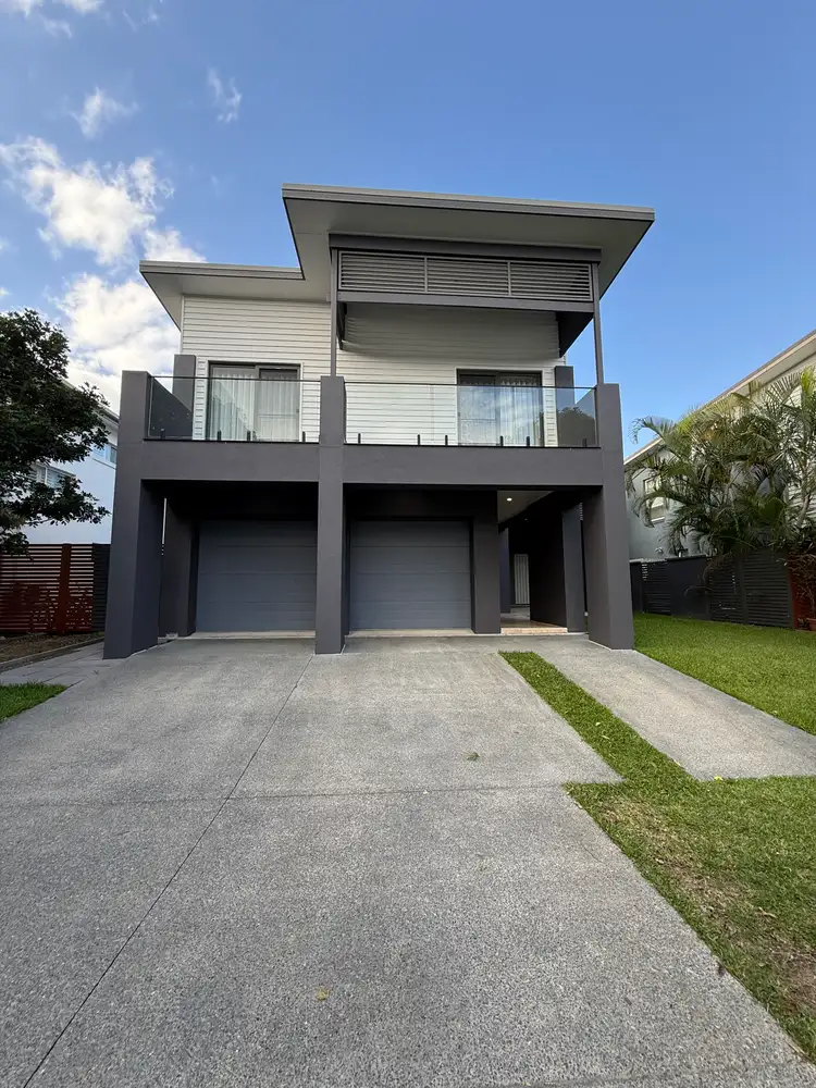 7 Galley Road, Hope Island QLD 4212