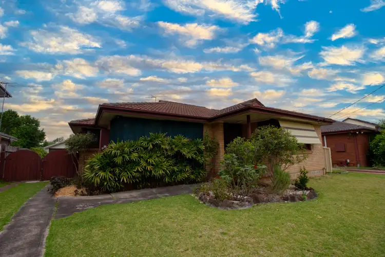 23 Woodlawn Drive, Toongabbie NSW 2146