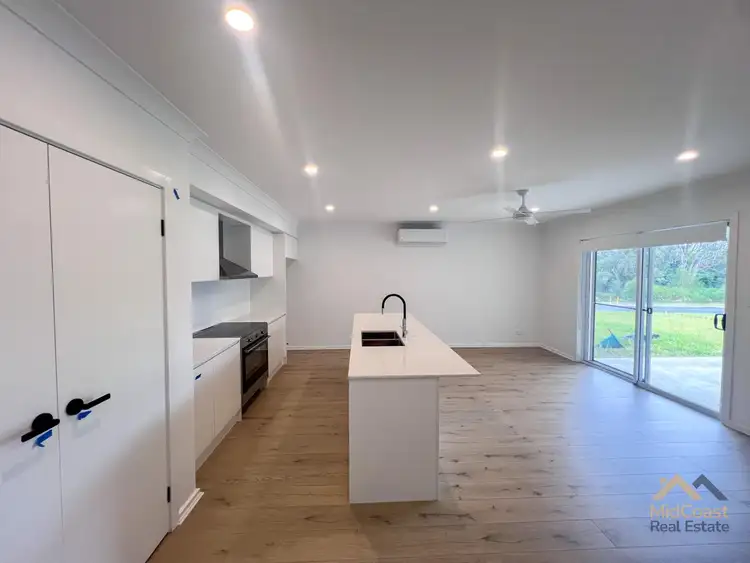 8 Jade Crescent, Diamond Beach NSW 2430