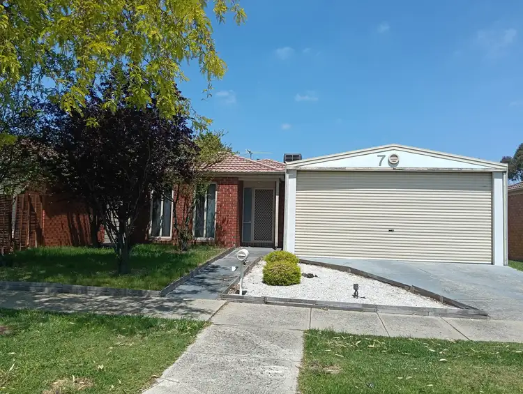 7 Amity Way, Cranbourne West VIC 3977