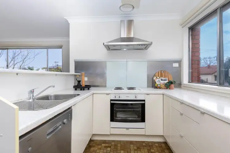 4/4 Ballater Street, Essendon VIC 3040