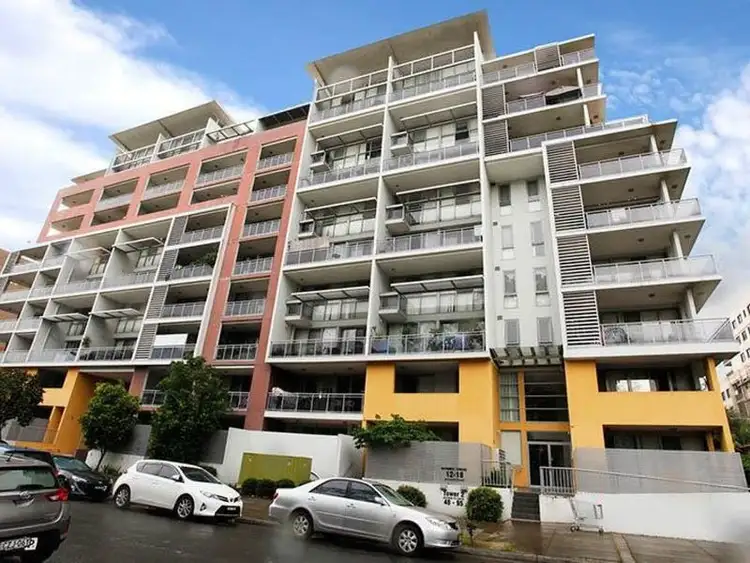 12-18 Bathurst Street