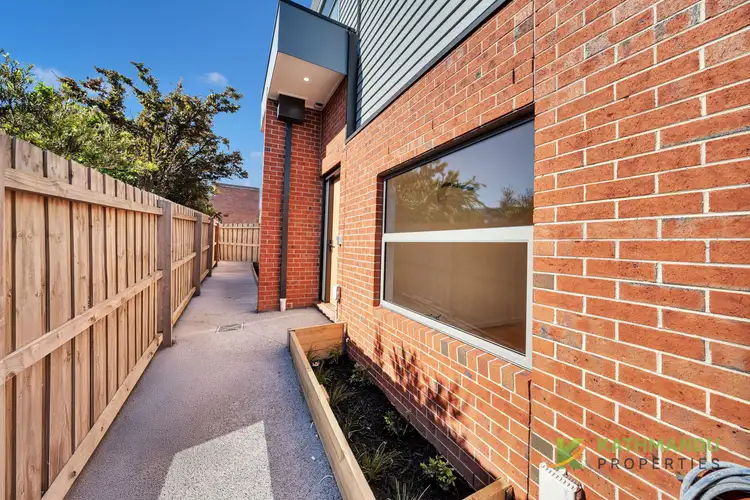 7/16 Irvine Crescent, Brunswick West VIC 3055