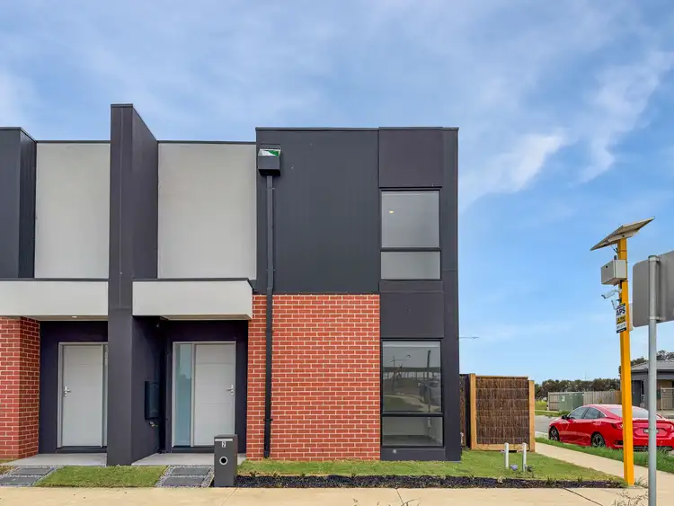 2 Avi Walk, Armstrong Creek VIC 3217