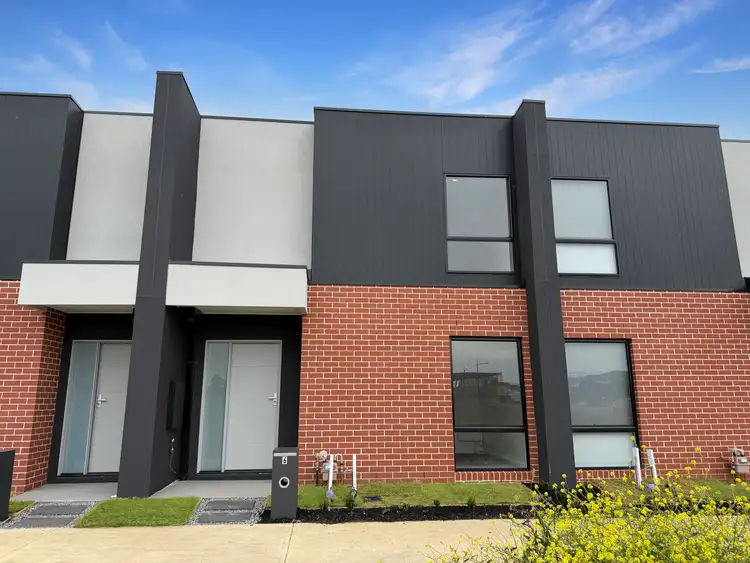 6 Avi Walk, Armstrong Creek VIC 3217