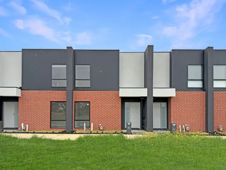 12 Avi Walk, Armstrong Creek VIC 3217