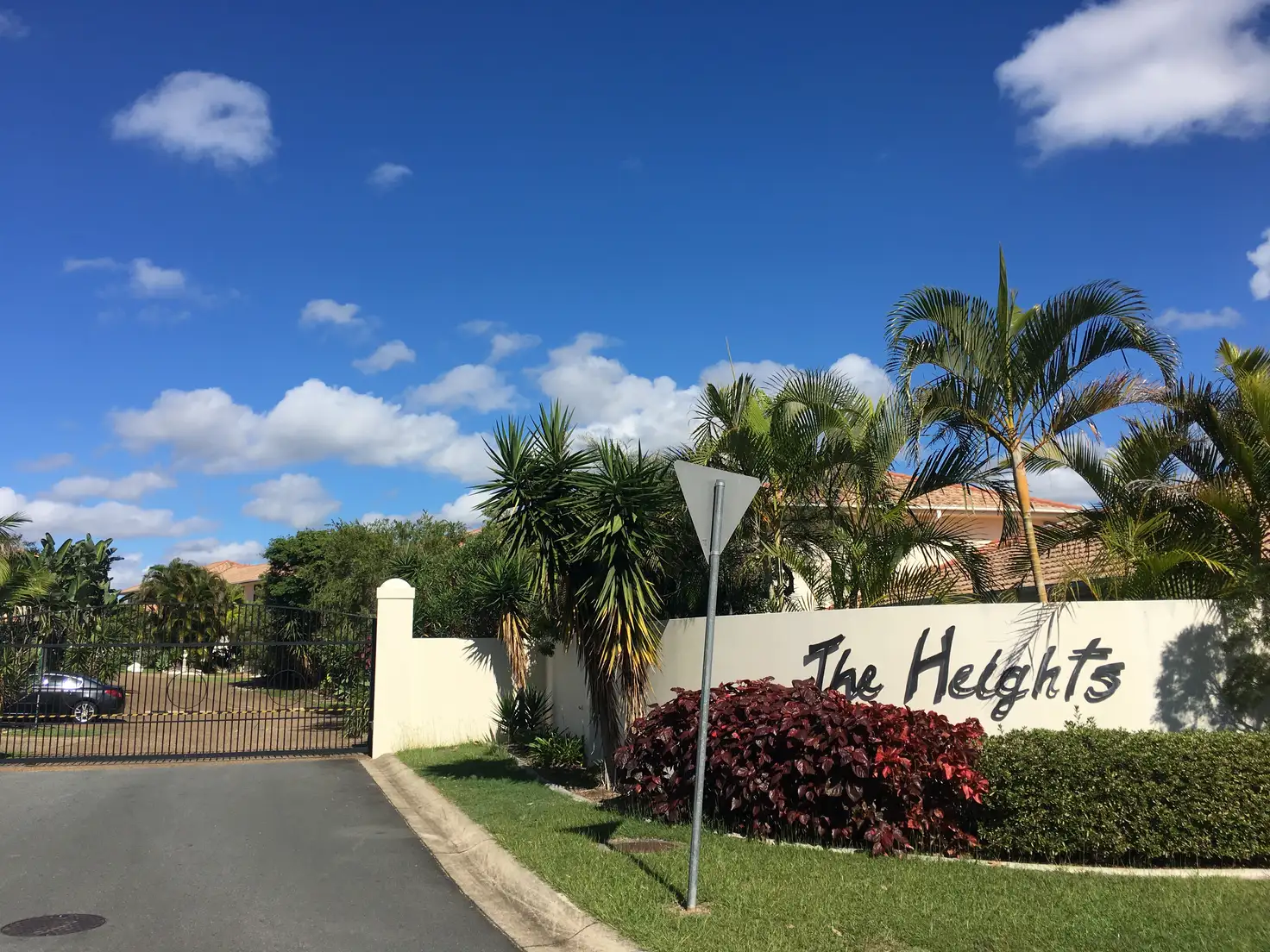 Main view of Homely townhouse listing, 2 Gentian Drive, Arundel QLD 4214