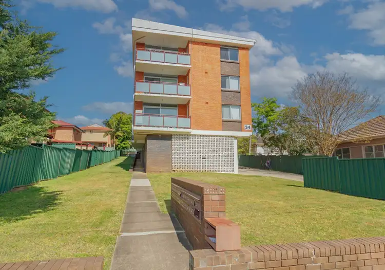 4/34 Moore Street, Campbelltown NSW 2560