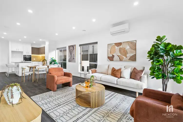 32 Buckingham Boulevard, Strathtulloh VIC 3338