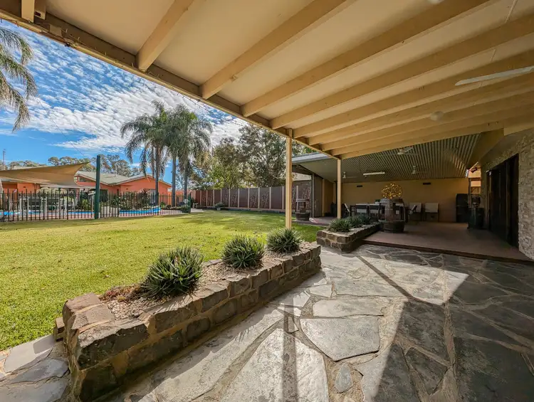 86 Bendigo Road, Kerang VIC 3579