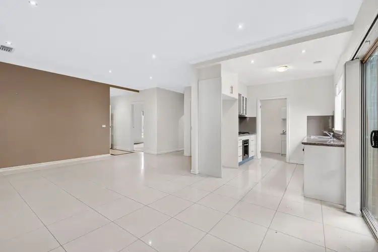 4/3-4 Rendell Place, Hampton Park VIC 3976