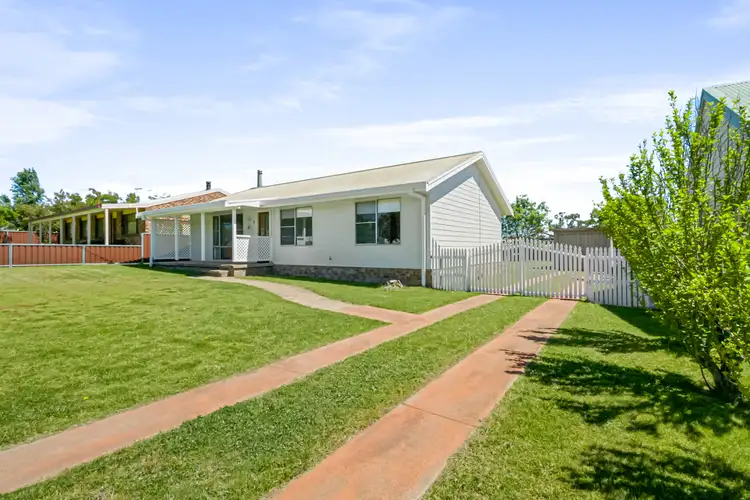 18 Everett Street, Uralla NSW 2358