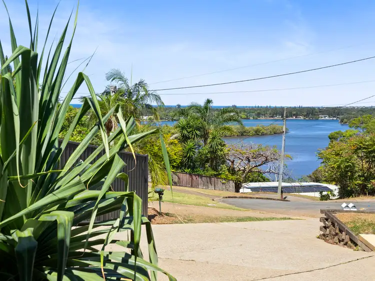 5B Clifford Crescent, Banora Point NSW 2486