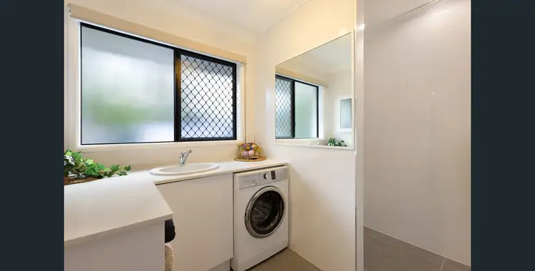 B/1 Edwards Place, Ormeau QLD 4208