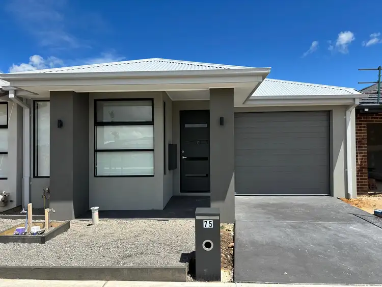 75 JARRAHWOOD CIRCUIT, Clyde VIC 3978