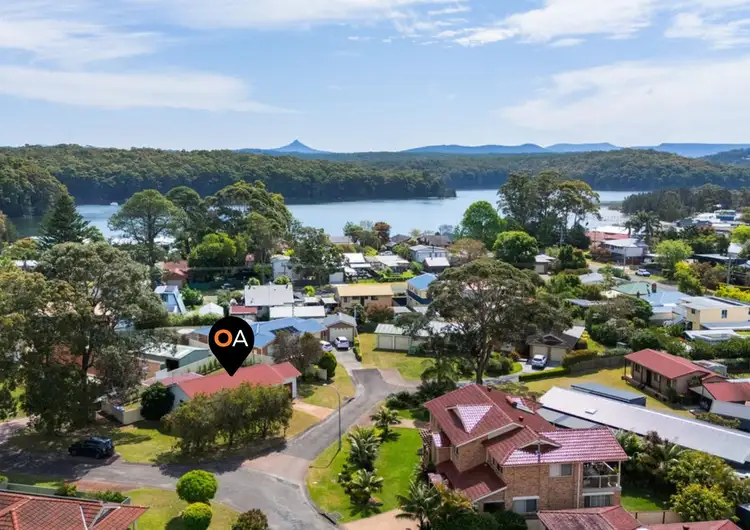 10 Lakewood Grove, Burrill Lake NSW 2539