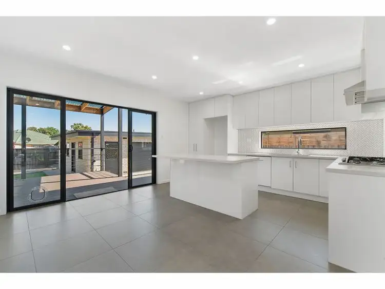 76 Brunning Crescent, Frankston North VIC 3200