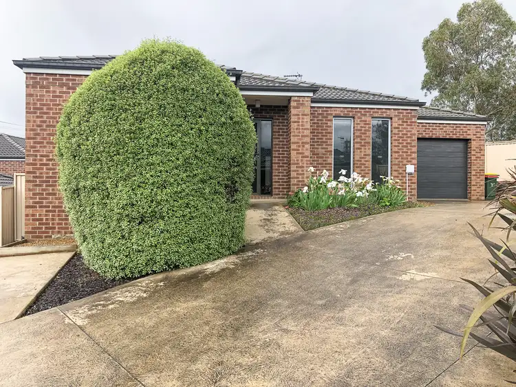 2/309 JOSEPH STREET, Canadian VIC 3350