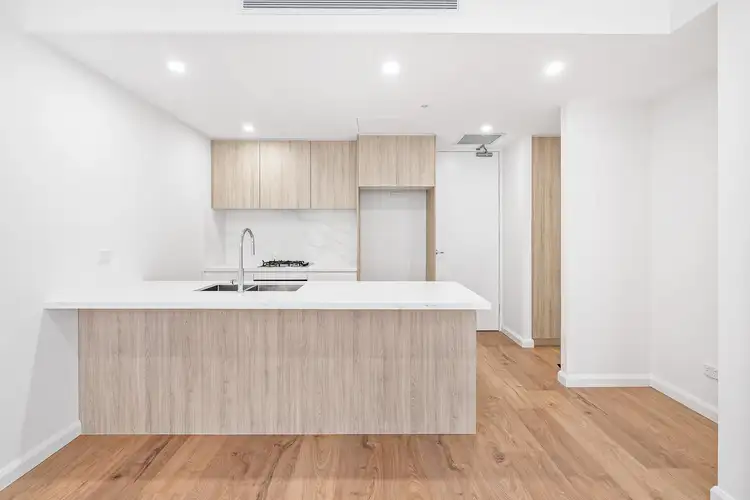 15-21 Hampton Court Road