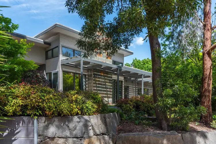 17 Canterbury Road, Macedon VIC 3440