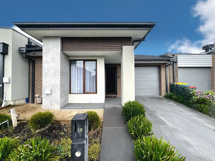 19 Vision Drive, Hampton Park VIC 3976