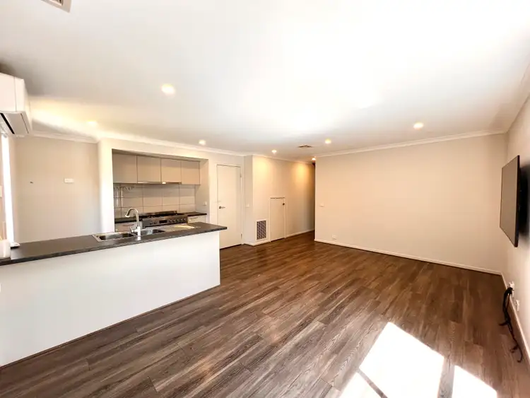 Fifth view of Homely townhouse listing, 28 Parkforest Walk, Craigieburn VIC 3064