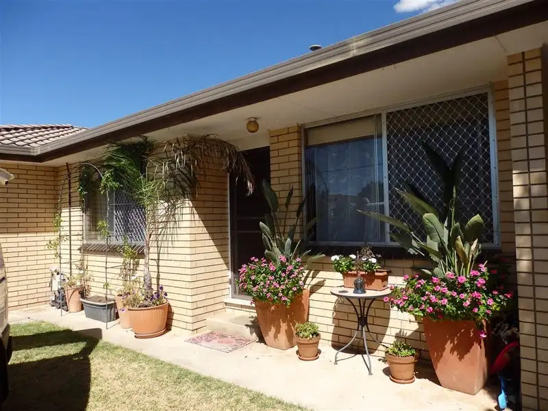 Main view of Homely unit listing, 2/17A Schubert Crescent, Wodonga VIC 3690