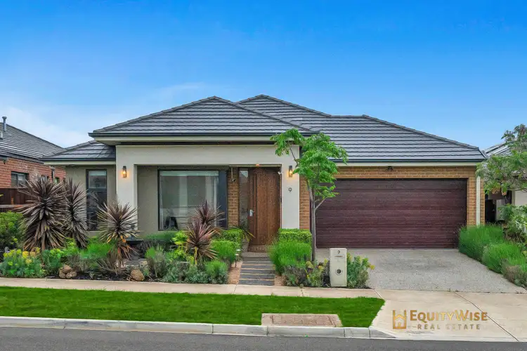 9 Huron Road, Manor Lakes VIC 3024