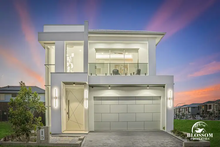 61 Feathertail Avenue