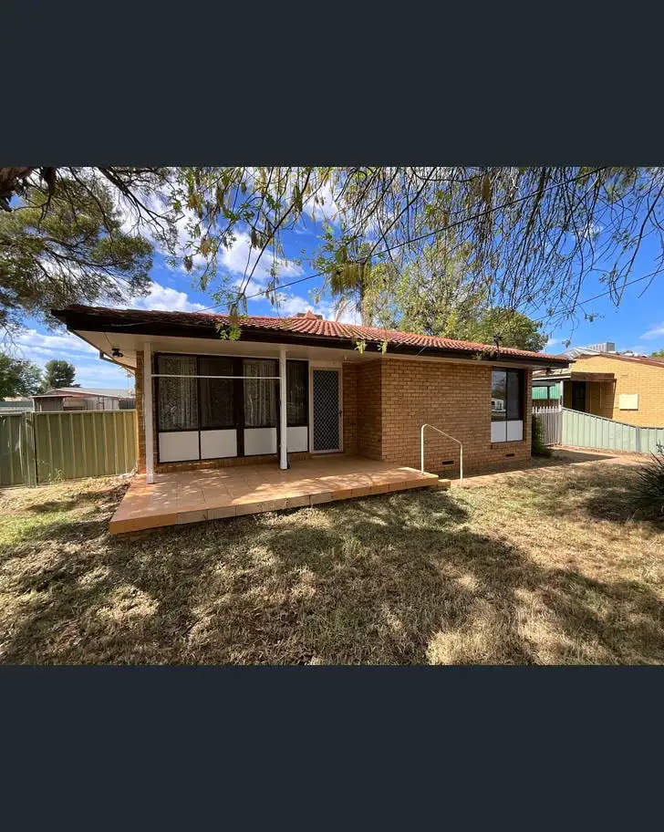 14 Parkinson Crescent, Griffith NSW 2680