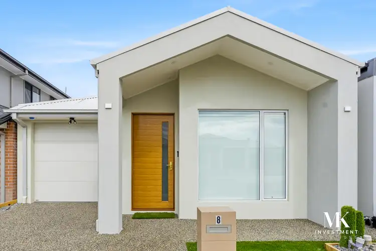 8 Ash Grove, Donnybrook VIC 3064