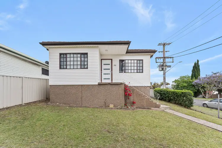 30 Lake Avenue, Cringila NSW 2502