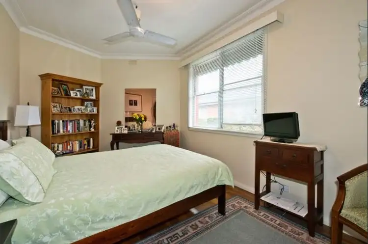 Fifth view of Homely unit listing, 5/187 The Boulevard, Ivanhoe VIC 3079