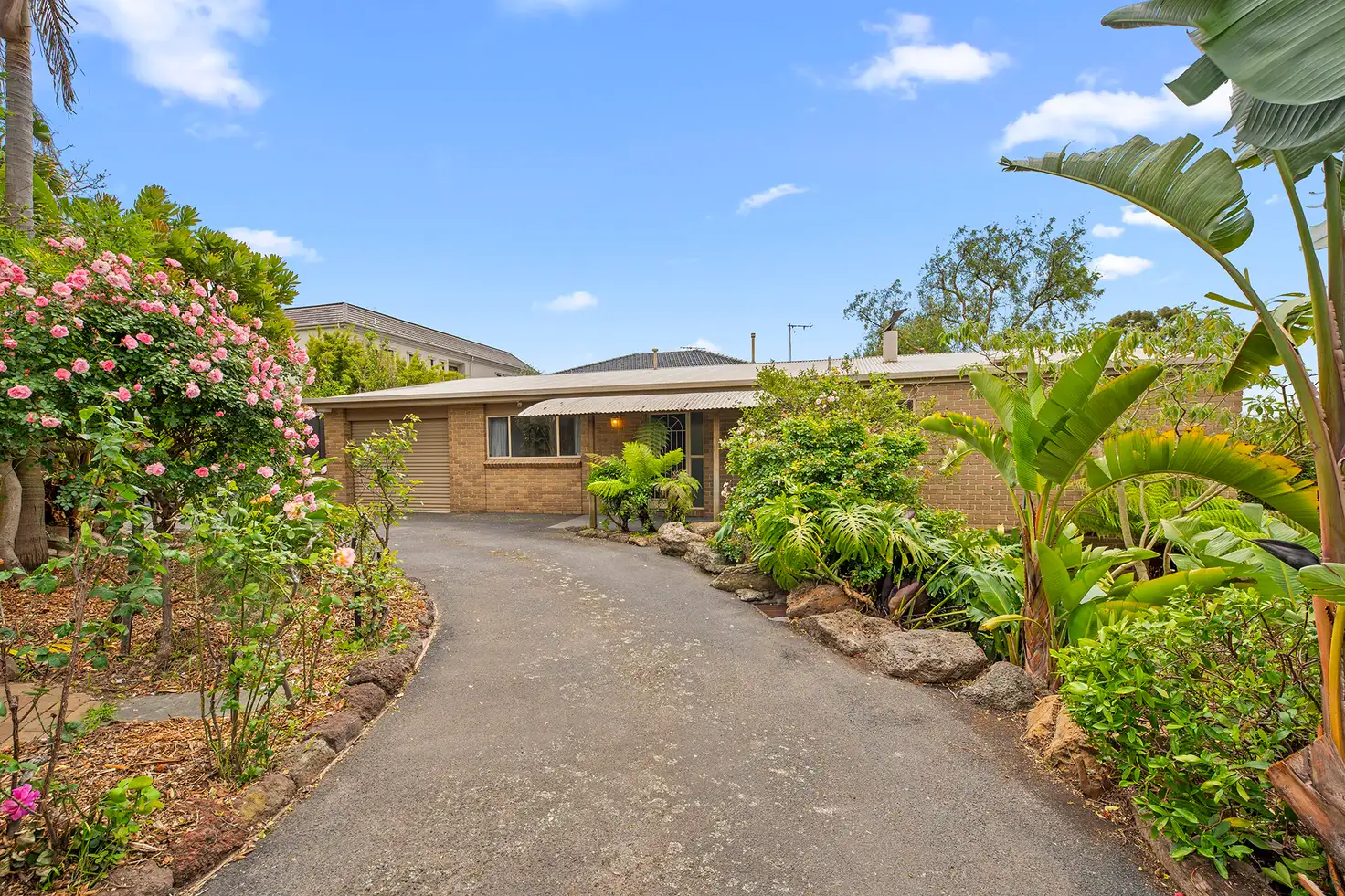Main view of Homely unit listing, 2/37 Hinkler Road, Glen Waverley VIC 3150