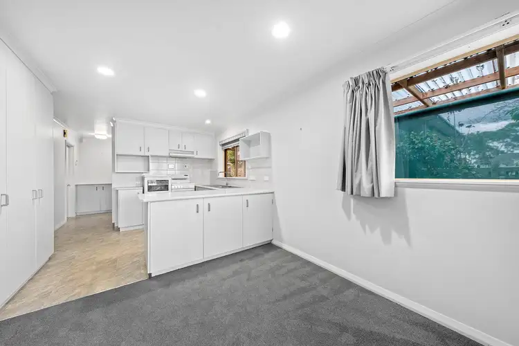 Fourth view of Homely unit listing, 2/37 Hinkler Road, Glen Waverley VIC 3150