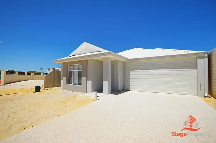 Second view of Homely house listing, 5 Topaz Way, Alkimos WA 6038