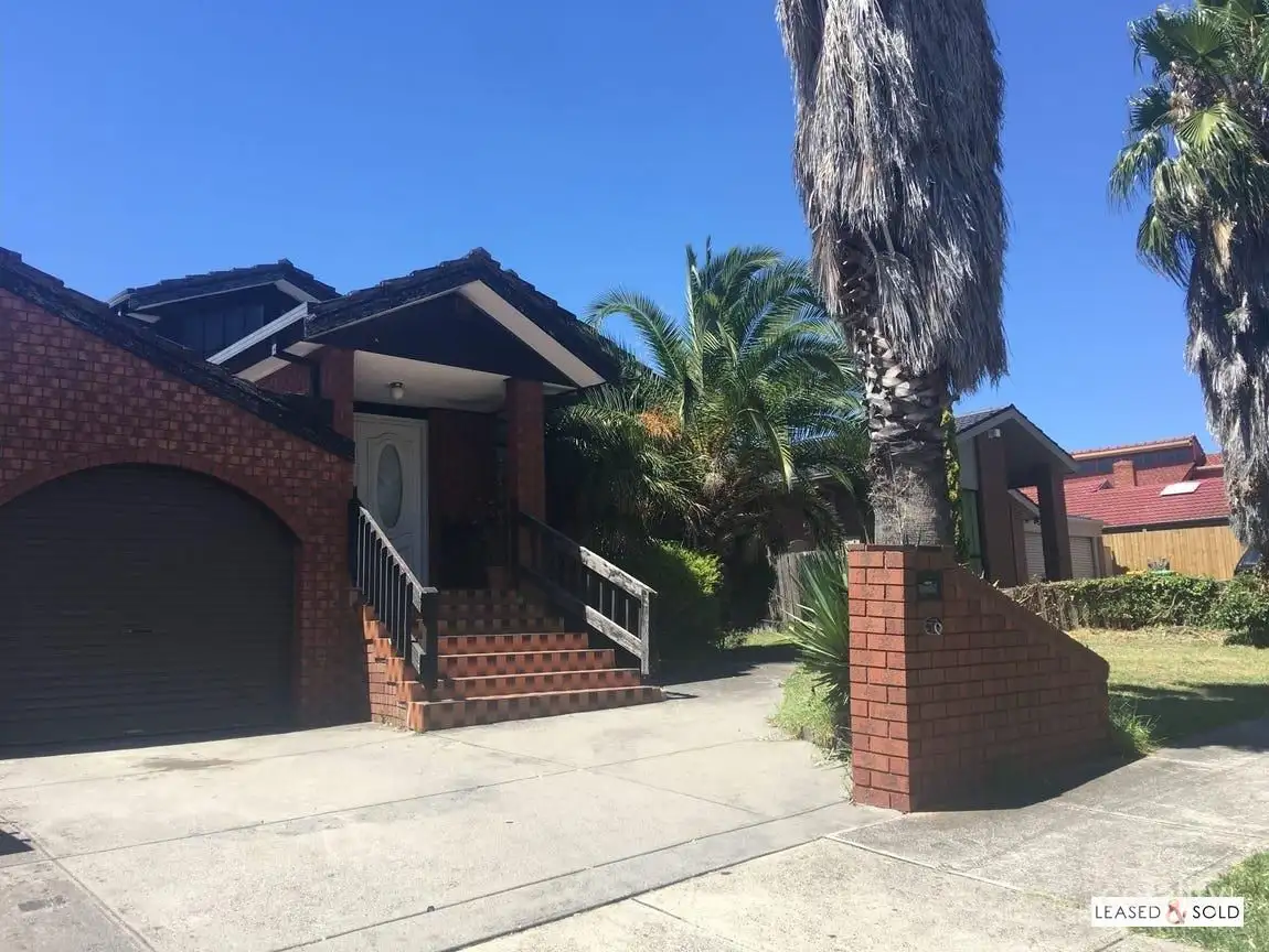 Main view of Homely house listing, 18 Moorhead Drive, Mill Park VIC 3082